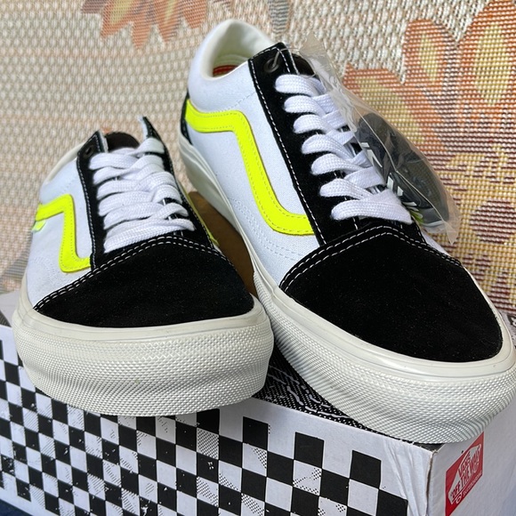 Vans Skate Old Skool
Neon True White/Yellow
VN0A5FCB6M5 Men’s sneakers - Picture 7 of 16